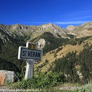 https://appartement-dans-le-plus-haut-village-deurope.fr-provencehotel.com
